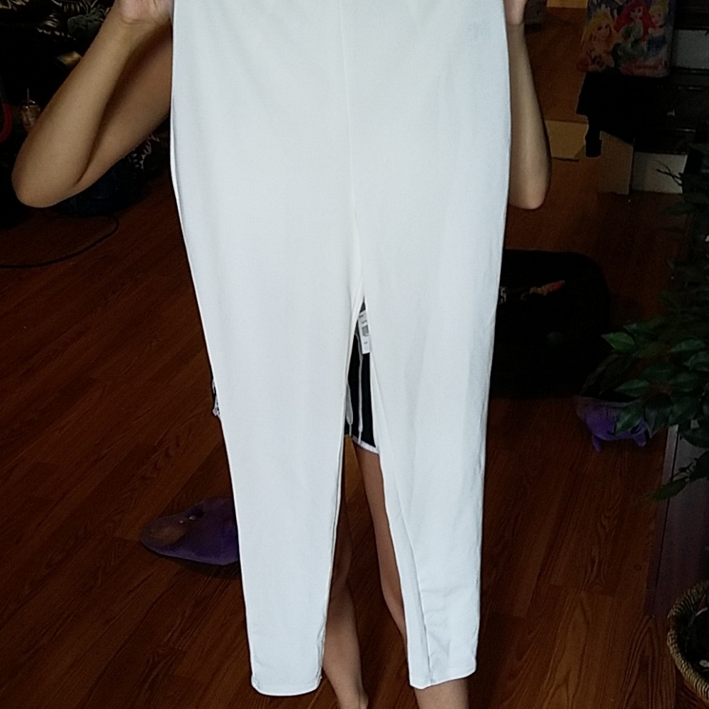 One piece - Picture 2 of 4
